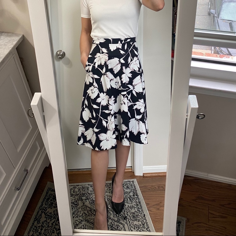 Adrienne Vittadini Midi Skirt WITH POCKETS